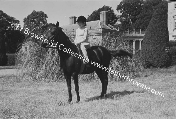 AT CASTLETOWN CHILDREN RIDING HON DIANA CAREW